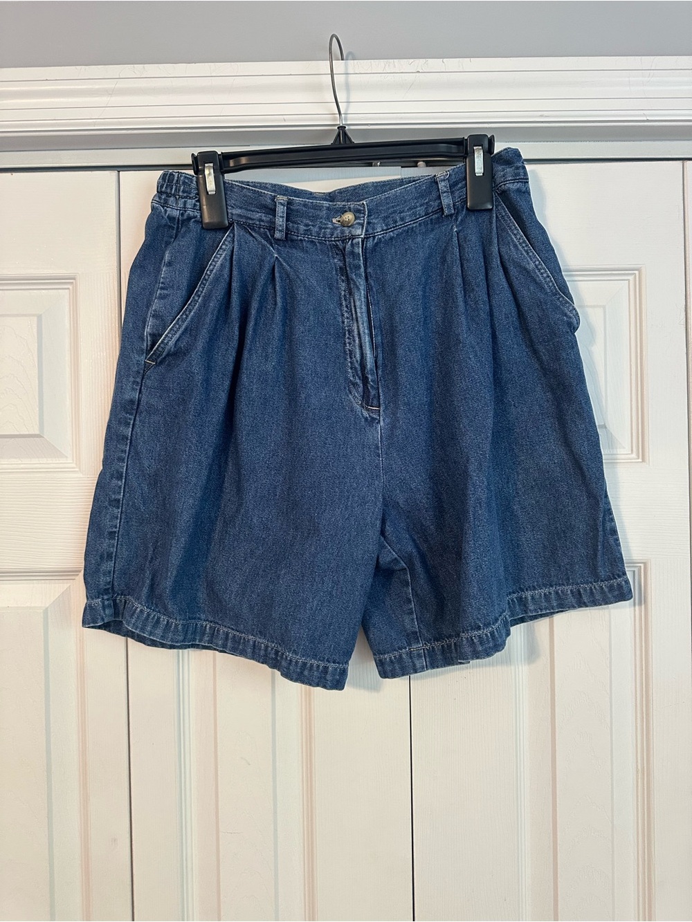 100% Cotton High-Waist Dark Blue Denim Women’s Shorts, Size 10